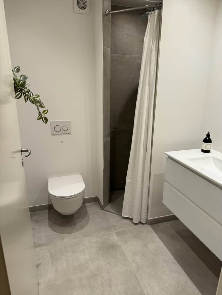 Nyrenoveret badeværelse udført af KASA Gruppen